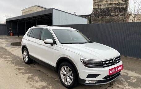 Volkswagen Tiguan II, 2016 год, 2 500 000 рублей, 2 фотография