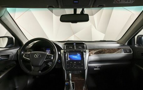 Toyota Camry, 2017 год, 2 593 000 рублей, 14 фотография