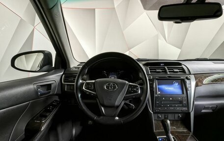 Toyota Camry, 2017 год, 2 593 000 рублей, 20 фотография