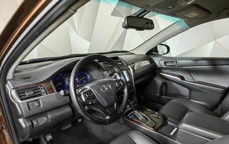 Toyota Camry, 2017 год, 2 593 000 рублей, 19 фотография