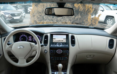 Infiniti QX50 I рестайлинг, 2015 год, 1 950 000 рублей, 11 фотография