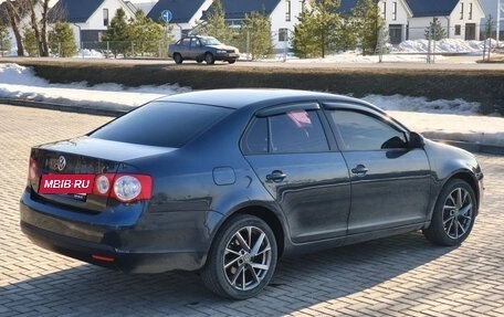 Volkswagen Jetta VI, 2010 год, 670 000 рублей, 6 фотография