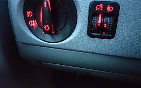 Volkswagen Pointer, 2004 год, 185 000 рублей, 7 фотография