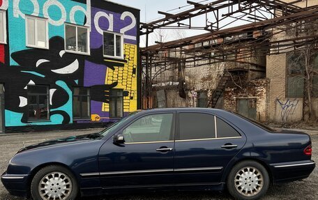 Mercedes-Benz E-Класс, 2001 год, 969 000 рублей, 3 фотография