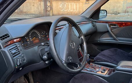 Mercedes-Benz E-Класс, 2001 год, 969 000 рублей, 14 фотография