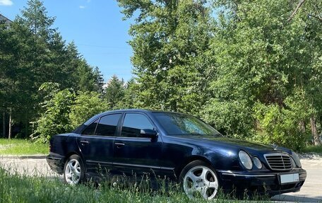 Mercedes-Benz E-Класс, 2001 год, 969 000 рублей, 23 фотография