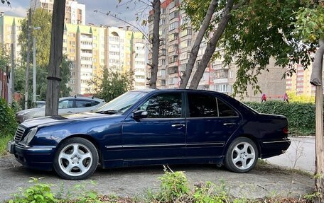 Mercedes-Benz E-Класс, 2001 год, 969 000 рублей, 24 фотография