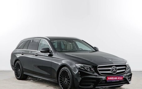 Mercedes-Benz E-Класс, 2019 год, 4 399 050 рублей, 1 фотография