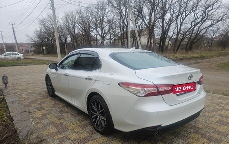 Toyota Camry, 2021 год, 3 950 000 рублей, 6 фотография