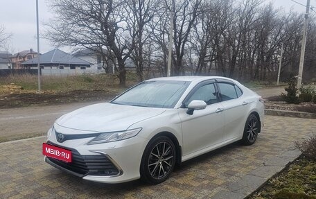 Toyota Camry, 2021 год, 3 950 000 рублей, 7 фотография