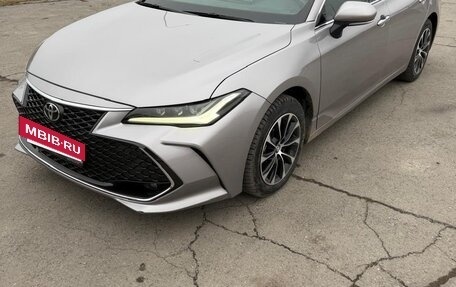 Toyota Avalon, 2022 год, 3 700 000 рублей, 2 фотография