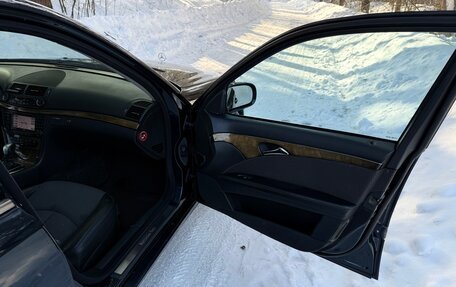 Mercedes-Benz E-Класс, 2004 год, 750 000 рублей, 23 фотография