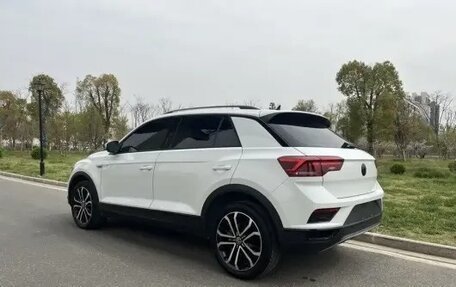 Volkswagen T-Roc I, 2022 год, 1 784 000 рублей, 6 фотография