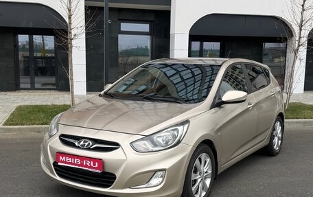 Hyundai Solaris II рестайлинг, 2011 год, 815 000 рублей, 1 фотография