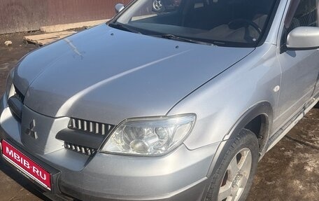 Mitsubishi Outlander III рестайлинг 3, 2004 год, 430 000 рублей, 1 фотография