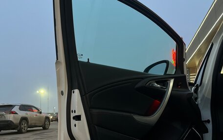 Opel Astra J, 2011 год, 670 000 рублей, 15 фотография