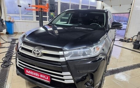 Toyota Highlander III, 2016 год, 2 340 000 рублей, 1 фотография