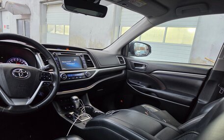 Toyota Highlander III, 2016 год, 2 340 000 рублей, 8 фотография