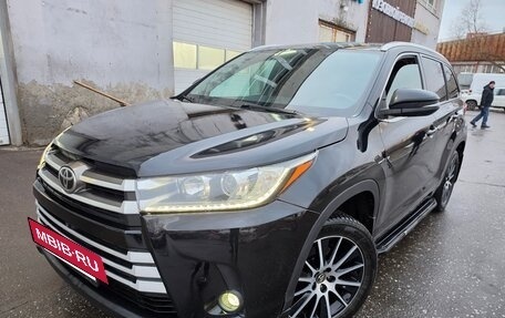 Toyota Highlander III, 2016 год, 2 340 000 рублей, 2 фотография