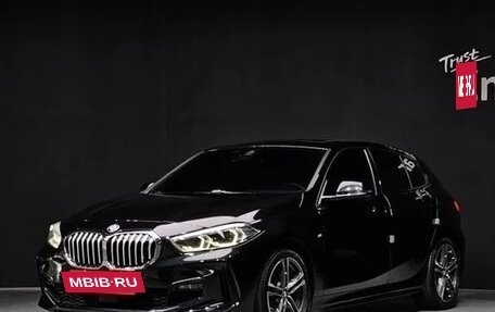 BMW 1 серия, 2021 год, 2 196 000 рублей, 2 фотография