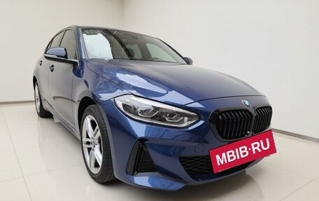 BMW 1 серия, 2022 год, 1 884 000 рублей, 3 фотография
