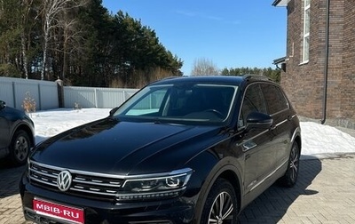 Volkswagen Tiguan II, 2017 год, 2 478 000 рублей, 1 фотография