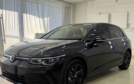 Volkswagen Golf VIII, 2023 год, 1 940 000 рублей, 1 фотография