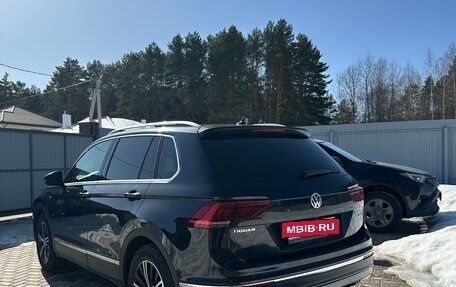 Volkswagen Tiguan II, 2017 год, 2 478 000 рублей, 3 фотография