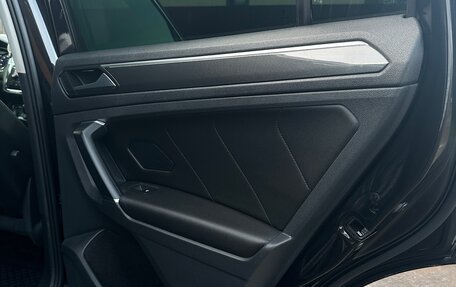 Volkswagen Tiguan II, 2017 год, 2 478 000 рублей, 17 фотография