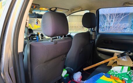 Toyota Ist II, 2004 год, 350 000 рублей, 14 фотография