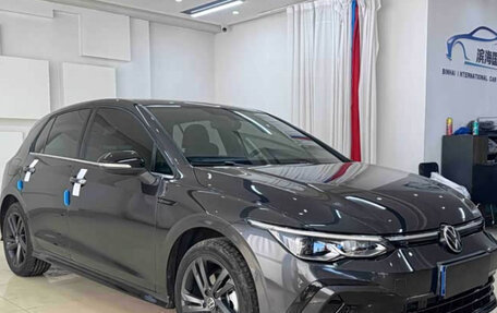 Volkswagen Golf VIII, 2023 год, 1 940 000 рублей, 3 фотография