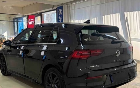 Volkswagen Golf VIII, 2023 год, 1 940 000 рублей, 4 фотография