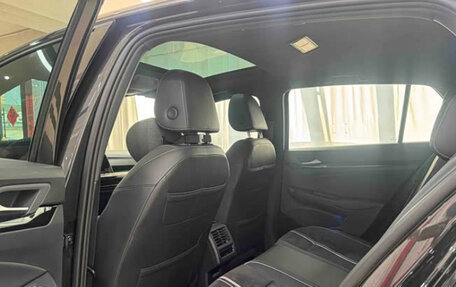 Volkswagen Golf VIII, 2023 год, 1 940 000 рублей, 8 фотография