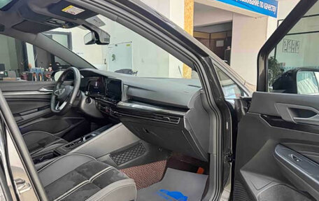 Volkswagen Golf VIII, 2023 год, 1 940 000 рублей, 10 фотография