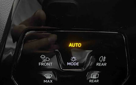 Volkswagen Golf VIII, 2023 год, 1 940 000 рублей, 11 фотография