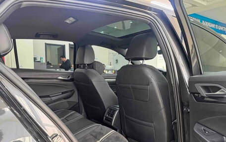 Volkswagen Golf VIII, 2023 год, 1 940 000 рублей, 9 фотография