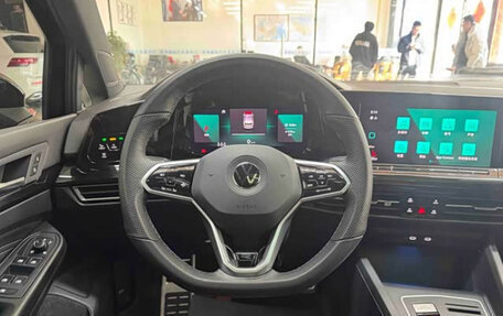 Volkswagen Golf VIII, 2023 год, 1 940 000 рублей, 17 фотография