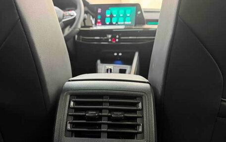 Volkswagen Golf VIII, 2023 год, 1 940 000 рублей, 19 фотография