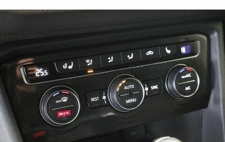 Volkswagen Tiguan II, 2019 год, 3 101 500 рублей, 12 фотография