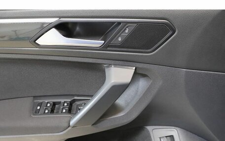 Volkswagen Tiguan II, 2019 год, 3 101 500 рублей, 13 фотография