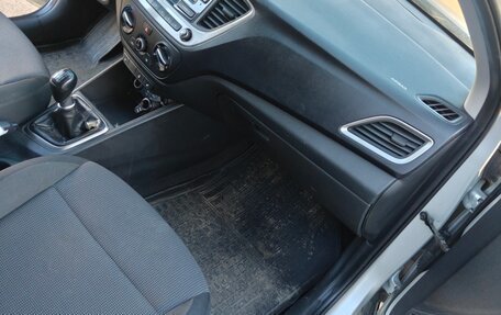 Hyundai Solaris II рестайлинг, 2017 год, 789 000 рублей, 8 фотография