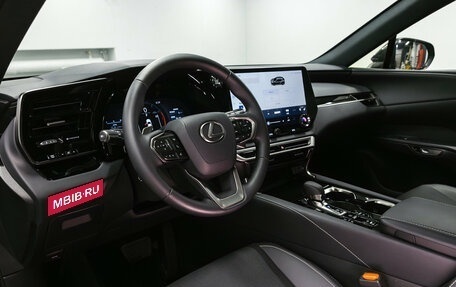 Lexus RX IV рестайлинг, 2025 год, 7 550 000 рублей, 12 фотография