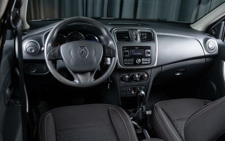 Renault Logan II, 2017 год, 899 000 рублей, 6 фотография