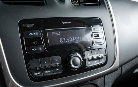 Renault Logan II, 2017 год, 899 000 рублей, 13 фотография