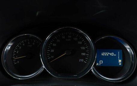 Renault Logan II, 2017 год, 899 000 рублей, 12 фотография