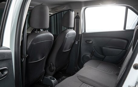 Renault Logan II, 2017 год, 899 000 рублей, 11 фотография