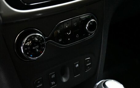 Renault Logan II, 2019 год, 937 000 рублей, 15 фотография