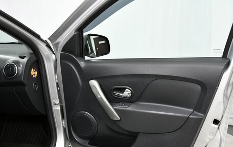 Renault Logan II, 2019 год, 937 000 рублей, 18 фотография