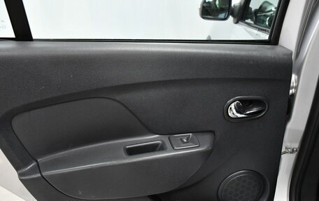 Renault Logan II, 2019 год, 937 000 рублей, 17 фотография