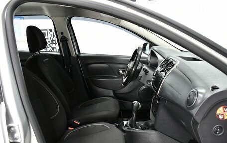 Renault Logan II, 2019 год, 937 000 рублей, 19 фотография